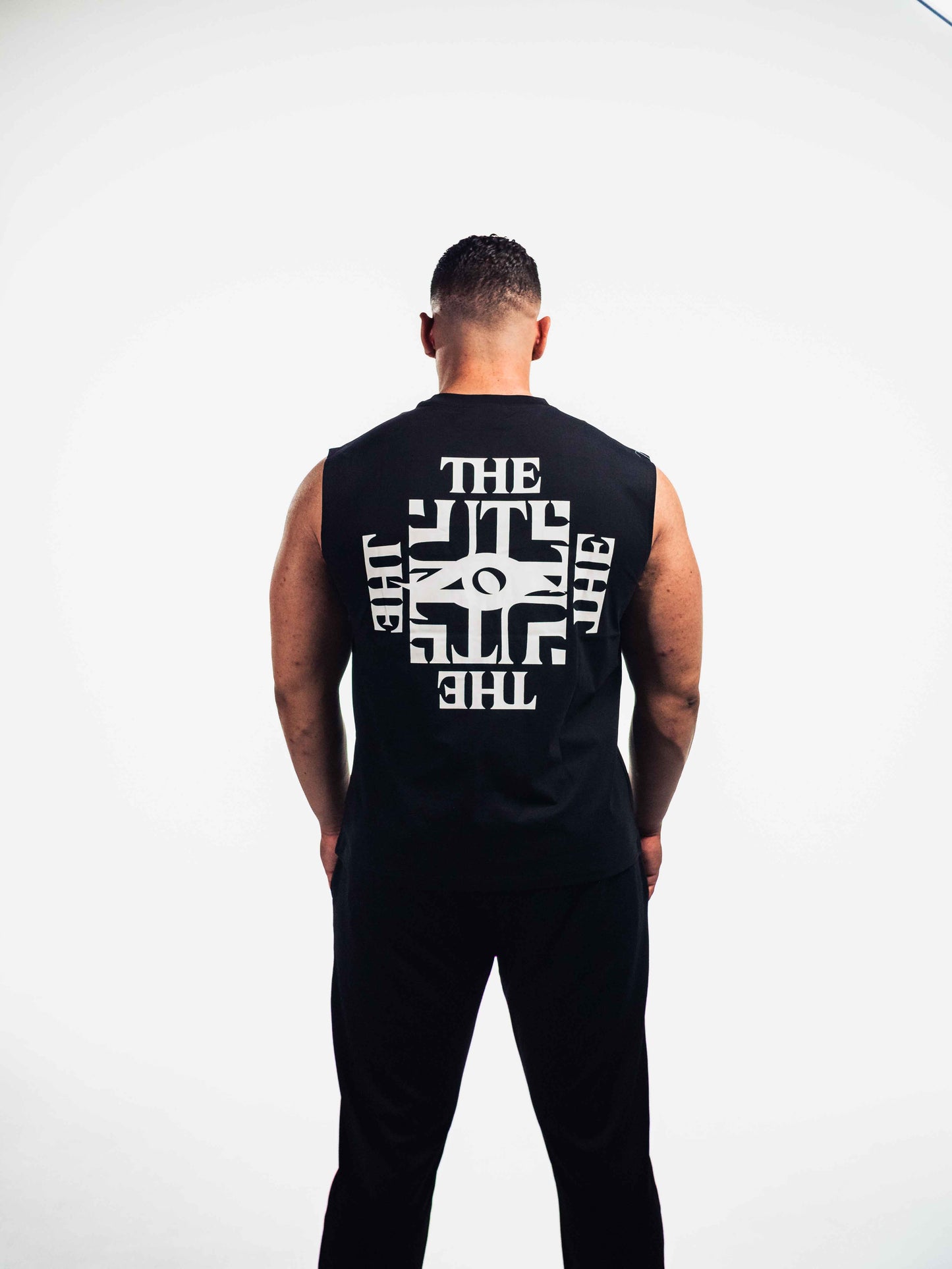 THE VISION MUSCLE FIT – BLACK EDITION