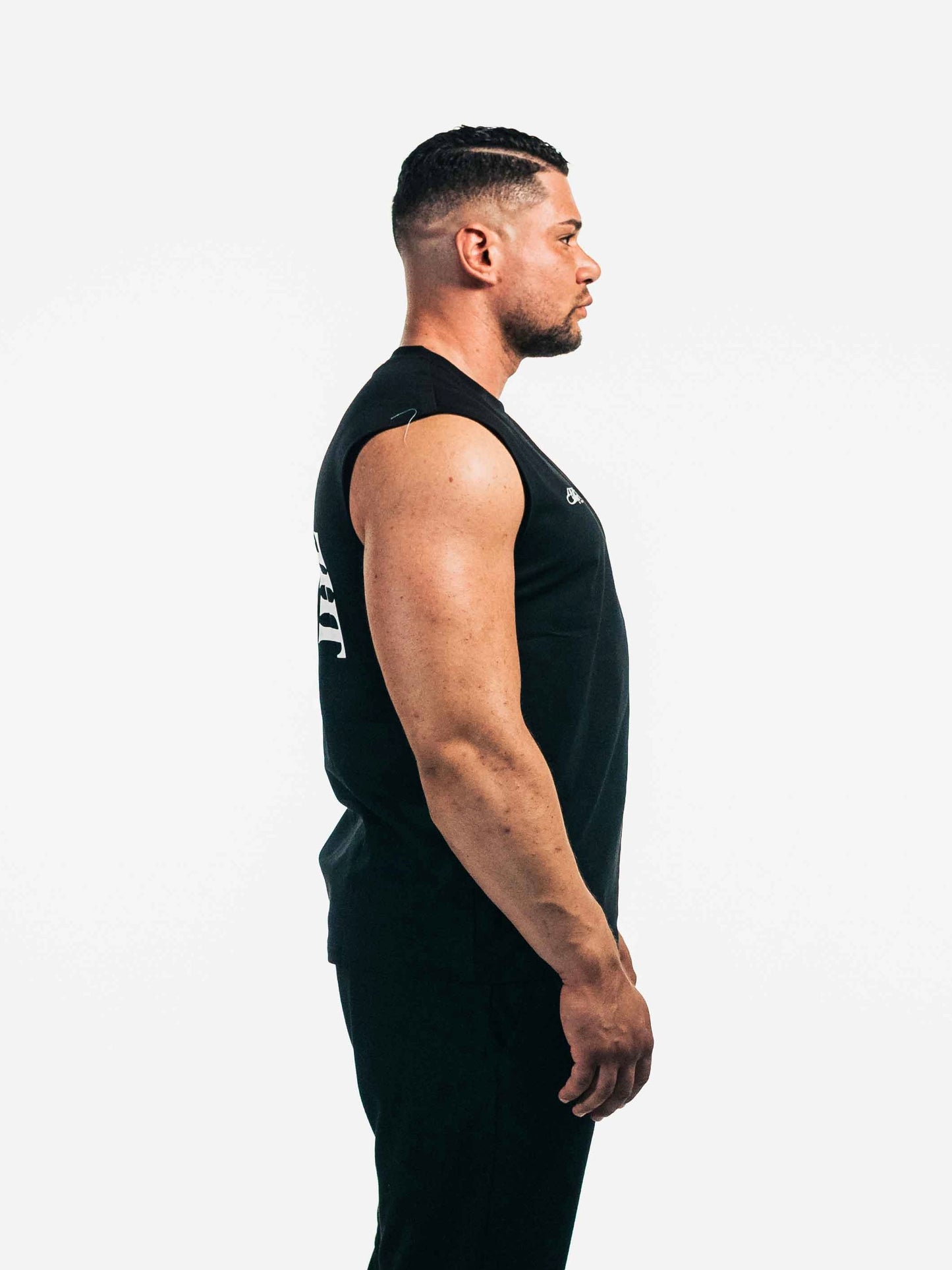 THE VISION MUSCLE FIT – BLACK EDITION