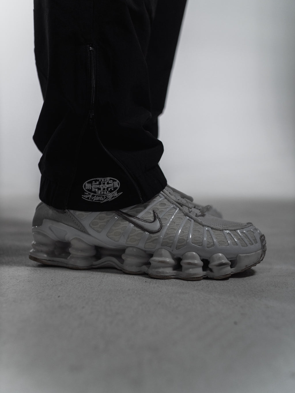 TRACKSUIT HOSE – FOR ALL OF US (BLACK)