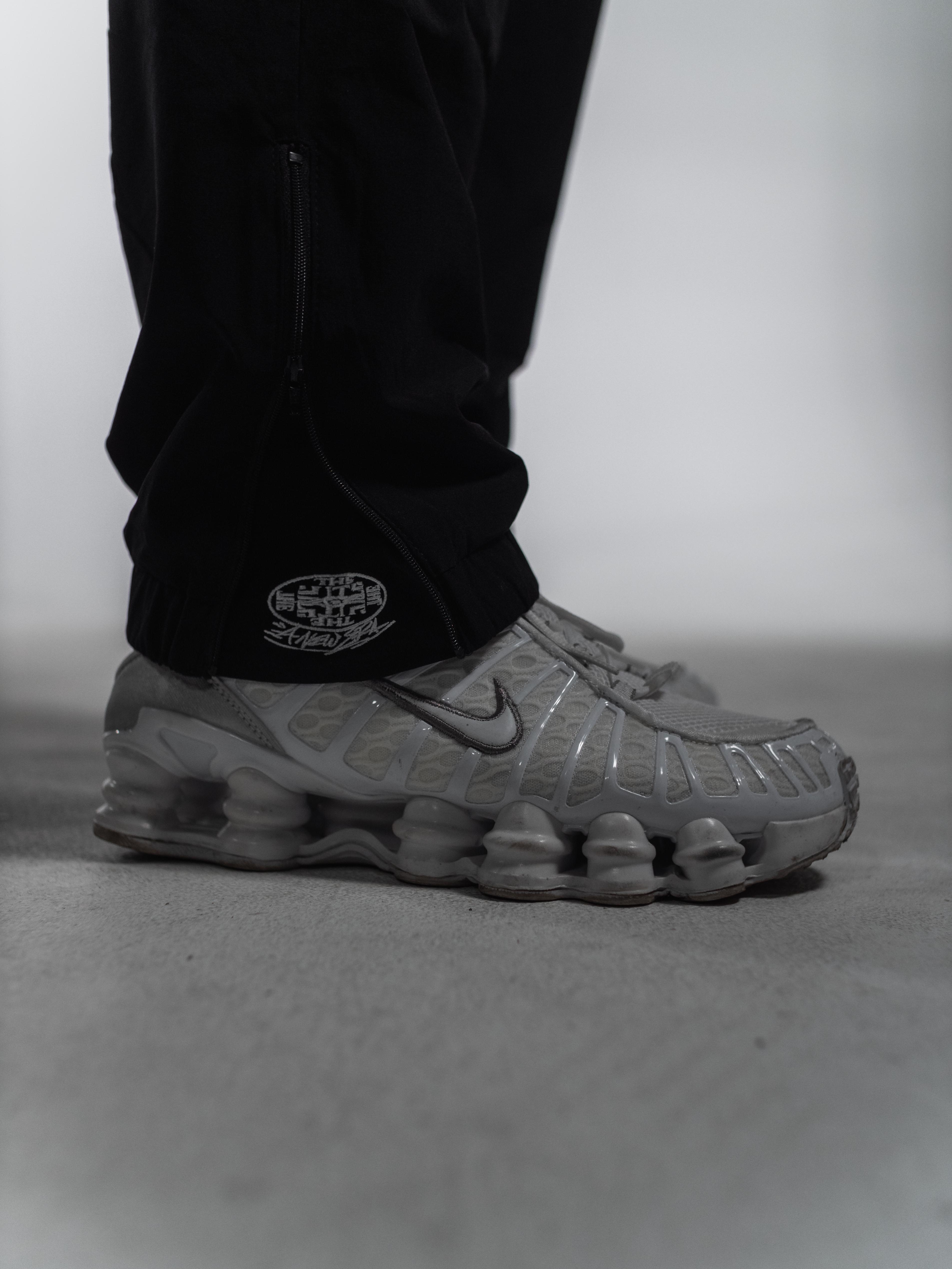 TRACKSUIT HOSE – FOR ALL OF US (BLACK)